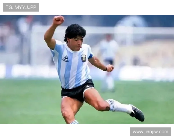 罗马诺谈GOAT之争称在那不勒斯马拉多纳被视为无可替代的神