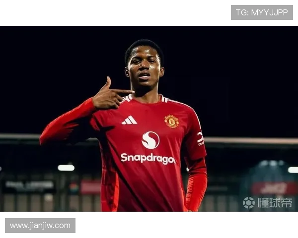 太阳报：曼联球员很喜欢新训练基地，训练结束后还不愿离去